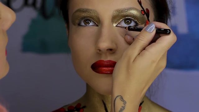 Креативный макияж Гейши золотое тело geisha makeup