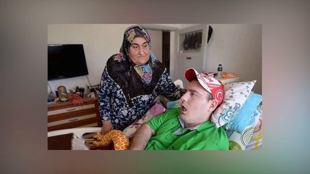 Турчанка 10-лет ухаживала за незнакомым парнем из России, которого усыновила. Вот, что было дальше! смотреть онлайн