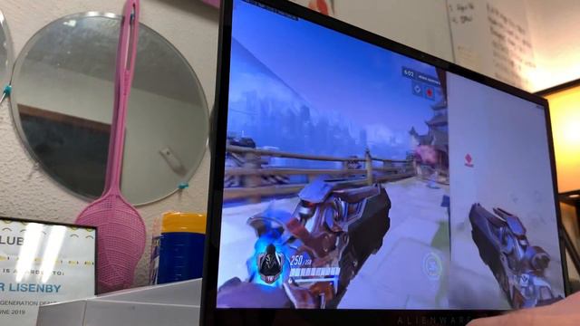 Alienware M17 R2 Gameplay