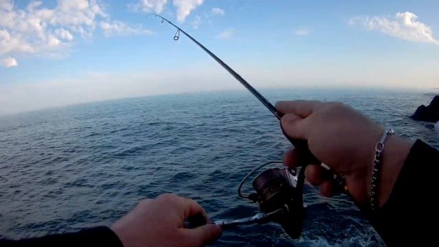 მე და პეტრე - სარფი ( ROCK FISHING SARPI, Рыбалка на Черном море ) 18.05.21...... смотреть онлайн