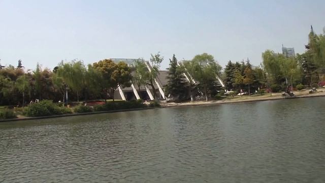 Weng Feng Park in Nantong, China смотреть онлайн