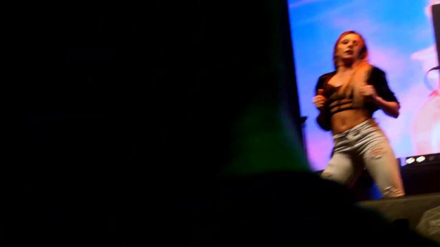 Kristina Si - ХОЧУ(live @ YOTASPACE) смотреть онлайн