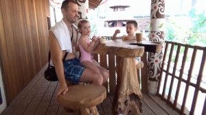 Германия #7 Самый большой в мире Аквапарк Катя съезжает с горок и плавает в басс