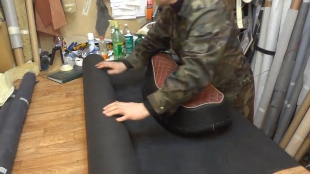 Перетяжка сидения мотоцикла ТРИУМФ Часть 2 смотреть онлайн