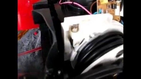 Zanussi Bagless Cleaner Zan 1832