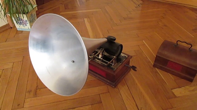 Pathe Royal Phonographe a Cylindres смотреть онлайн
