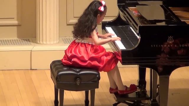 Harmony Zhu (age 7) - Chopin Waltz in C sharp Minor, Op.64, No.2 смотреть онлайн