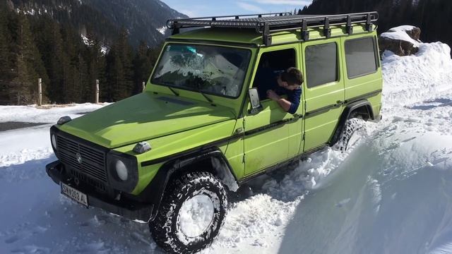 Mercedes G, Puch G im Schnee смотреть онлайн