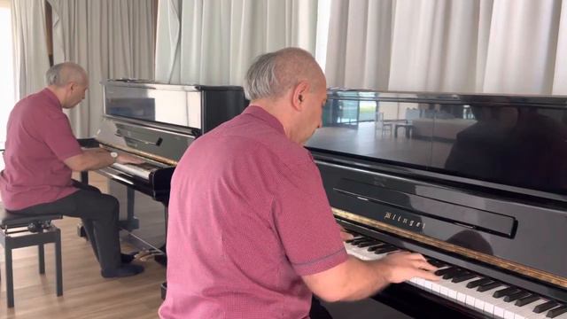 Show must go on piano cover смотреть онлайн