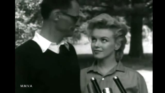 Marilyn Monroe , Arthur Miller And Photographer Milton Greene - Down on The Farm 1956 смотреть онлайн