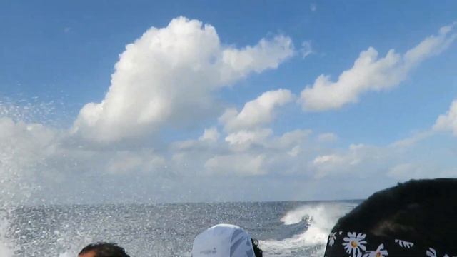 Weekend Trip to Bodufolhudhoo смотреть онлайн