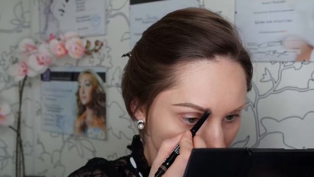 Макияж "лысых" бровей смотреть онлайн