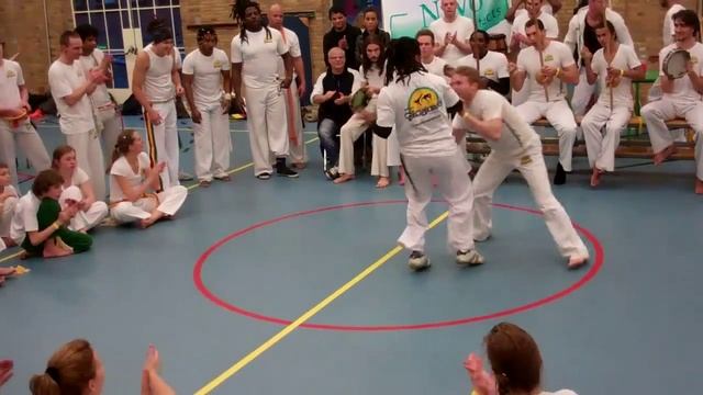 Capoeira Gingaxé Hilversum - Corda Laranja смотреть онлайн