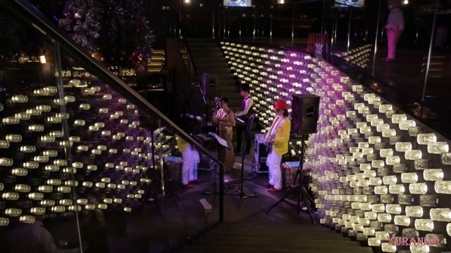 Кавер группа «Yuranna» в ресторане Максим