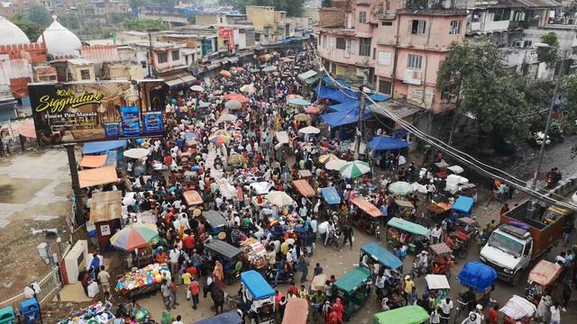 Chandni Chowk Street 4K New Delhi India view from a terrace смотреть онлайн