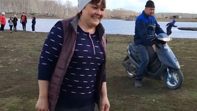 С праздником - Ураза 🌙 байрам. Сходила в гости, прогулялись до плотины. смотреть онлайн