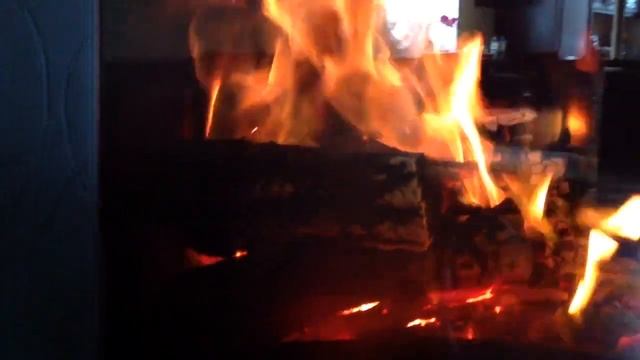 Огонь в каминной топке Invicta смотреть онлайн