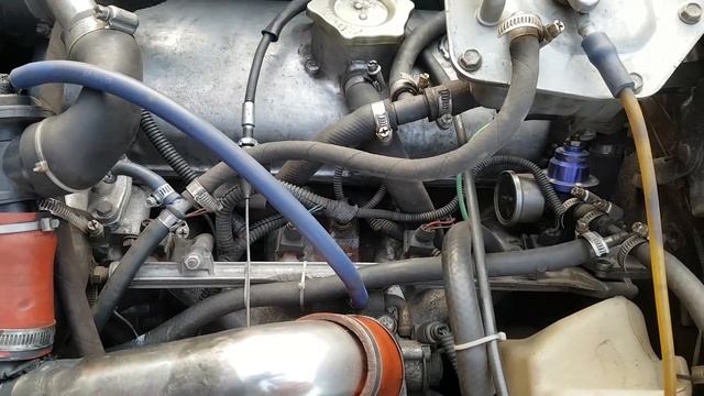 Турбина на Москвич 412 с родным мотором, сравниваем разгон с BMW E39 3.0 Turbo to russian cars смотреть онлайн