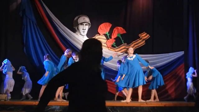 Мирное небо. Коллектив современного танца "Кураж", Кемерово. смотреть онлайн