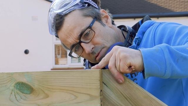 How to Build a Pitched Roof - Carpentry Training смотреть онлайн