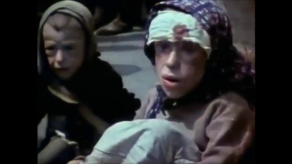 Everyday Life in the Warsaw Ghetto / גטו ורשה [in color]