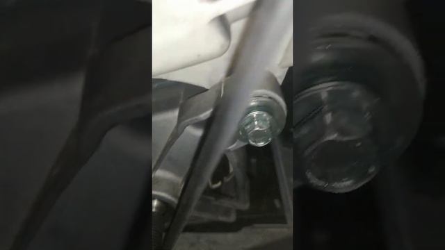 После установки ремня он сразу начинает с ползать с морора 2 оборота и слетает Indesit WISL 103 смотреть онлайн