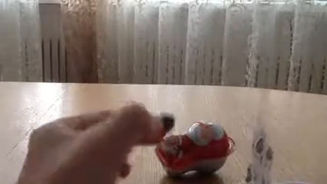 Пробуем новые Новогодние киндер сюрпризы ! смотреть онлайн