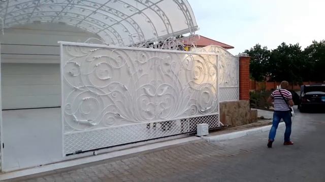 Кованый забор с навесом и подстветкой. Художественная ковка. Artistic Forging смотреть онлайн