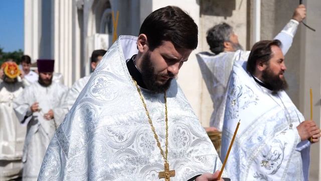 Крестный ход во время Великого освящения храма смотреть онлайн