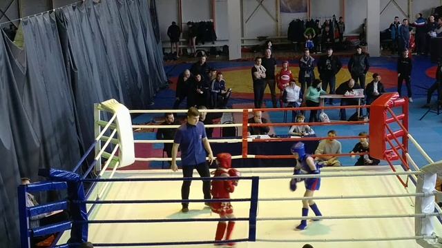 Бой Перунцова Александра и Ларина Артема