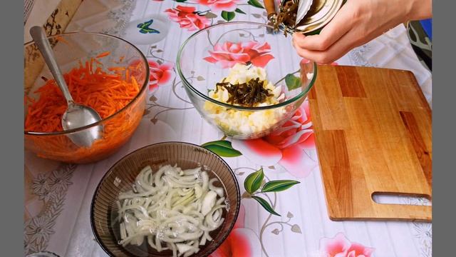 УДИВИТЕЛЬНЫЙ ВКУС!! САЛАТ ИЗ МОРСКОЙ КАПУСТЫ С МОРКОВИ ПО-КОРЕЙСКИ!!! смотреть онлайн
