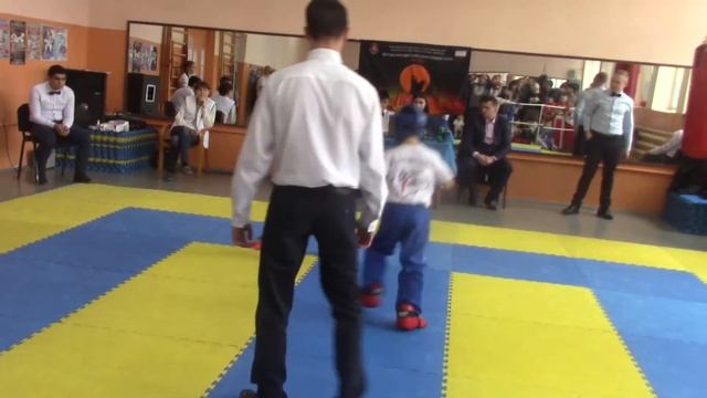 Валуйский Олег Лайт 1 бой 1 раунд