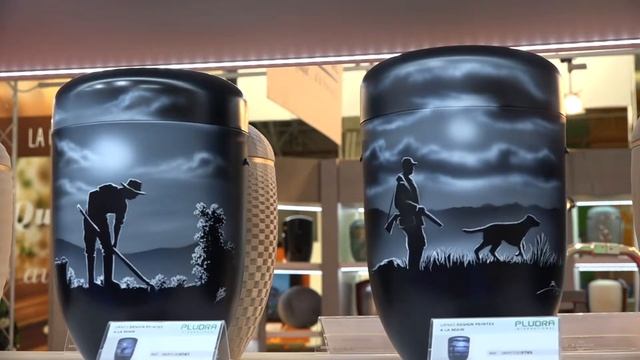 Урны для праха  на выставке Funeraire Paris - 2017, в Париже