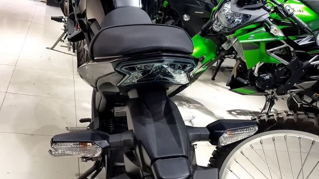 Kawasaki Z125 Fantastic Model & New Black - Mini All-Rounder смотреть онлайн