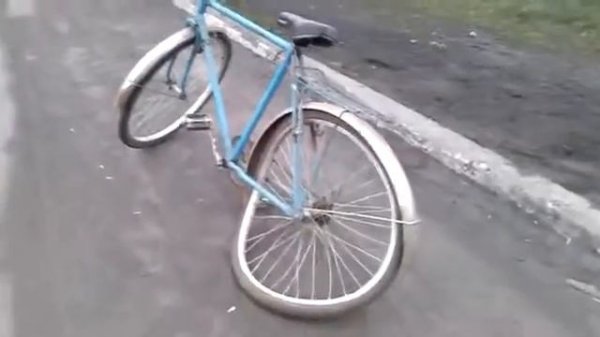 Смешное видео, прикол с велосипедом! Рвал живот!