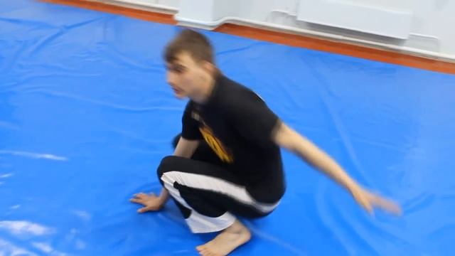 Обучалка по макаке (вытяжка) смотреть онлайн