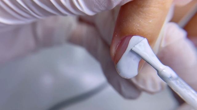 Как закрепить пайетки | комби маникюр | градиент смотреть онлайн