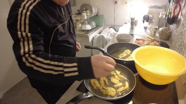 RECETTE POUR LA CUISSON DES PIEDS DE GRENOUILLES .РЕЦЕПТ ПРИГОТОВЛЕНИЯ ЛЯГУШАЧЬИХ ЛАПОК . смотреть онлайн