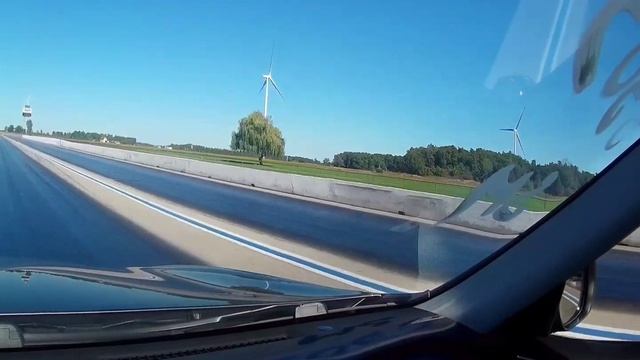 VW GOLF R tuned vs INFINITI Q50 tuned смотреть онлайн