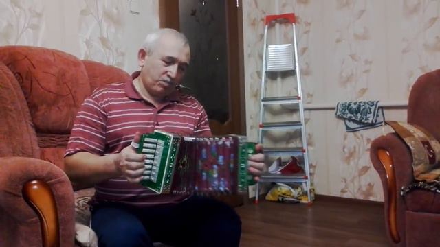 На мини тальян играет Дамир обый. смотреть онлайн