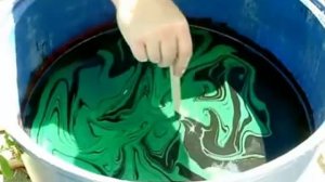 Как покрасить гитару в бочке с водой