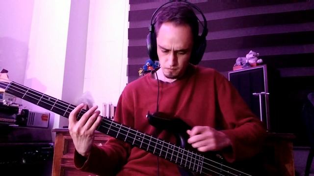 Muse - Knights of Cydonia (Alejo Monroy BASS COVER) смотреть онлайн