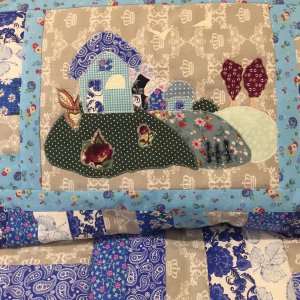 Светлые лоскутные изделия Елены Амосовой из города Сочи