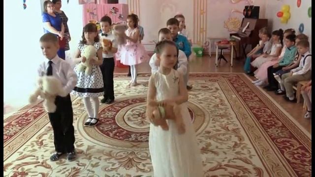 танец с игрушками смотреть онлайн
