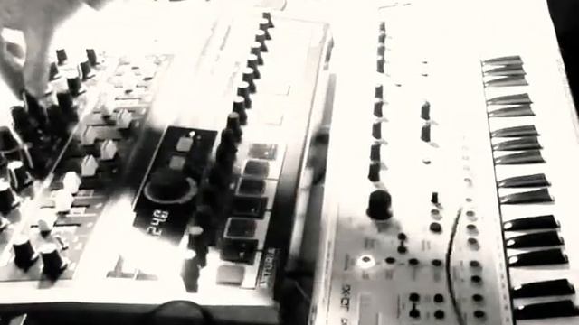 Dawless Jam with Minibrute2S and OP-Z смотреть онлайн