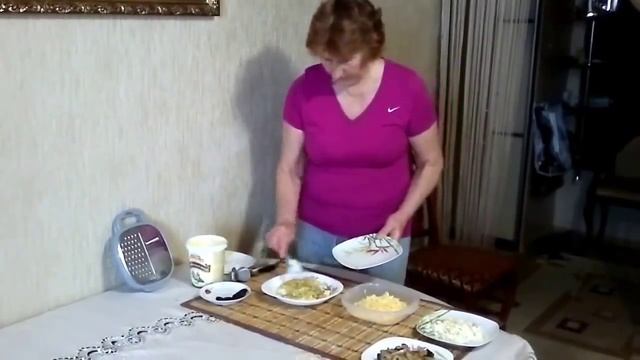 Салат из курицы с черносливом смотреть онлайн
