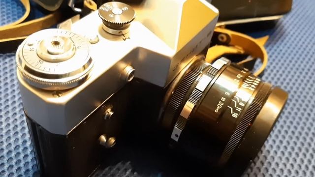 Фотоаппарат ZENIT В с объективом HELIOS 44 смотреть онлайн
