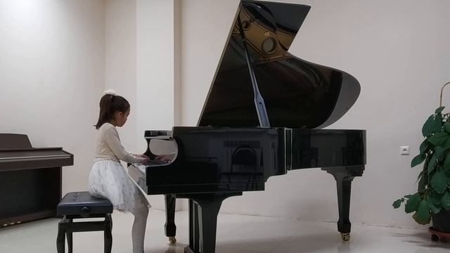 Негура Амелия 8 лет А.Жилинскис «Марш зайчат» смотреть онлайн