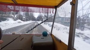 катаемся по зимней дороге на таксишке!