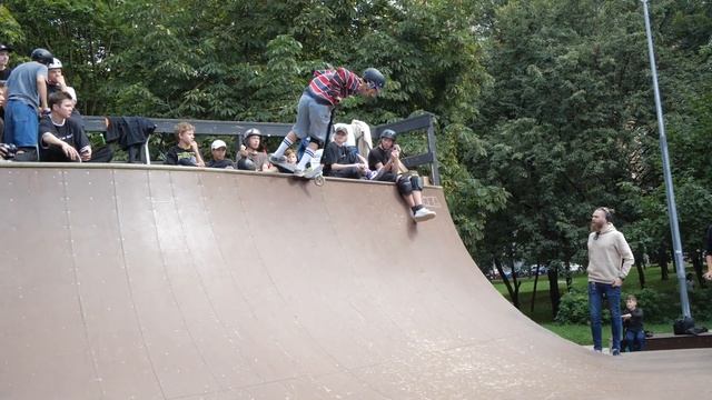 Пригорнев Михаил - новички, контест Drive Scooters в скейтпарке м.Солнцево смотреть онлайн